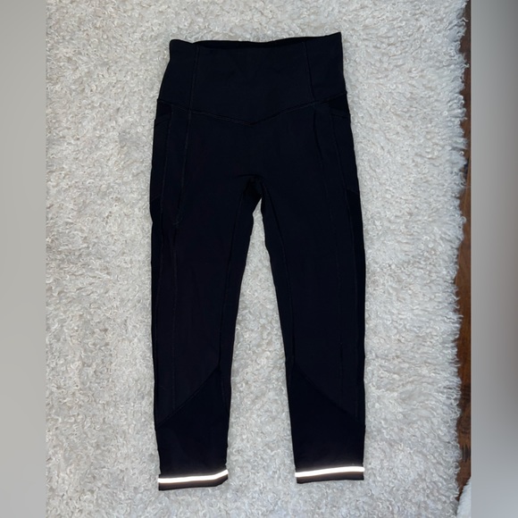 Lululemon fast and free running tight with pockets - Picture 2 of 4